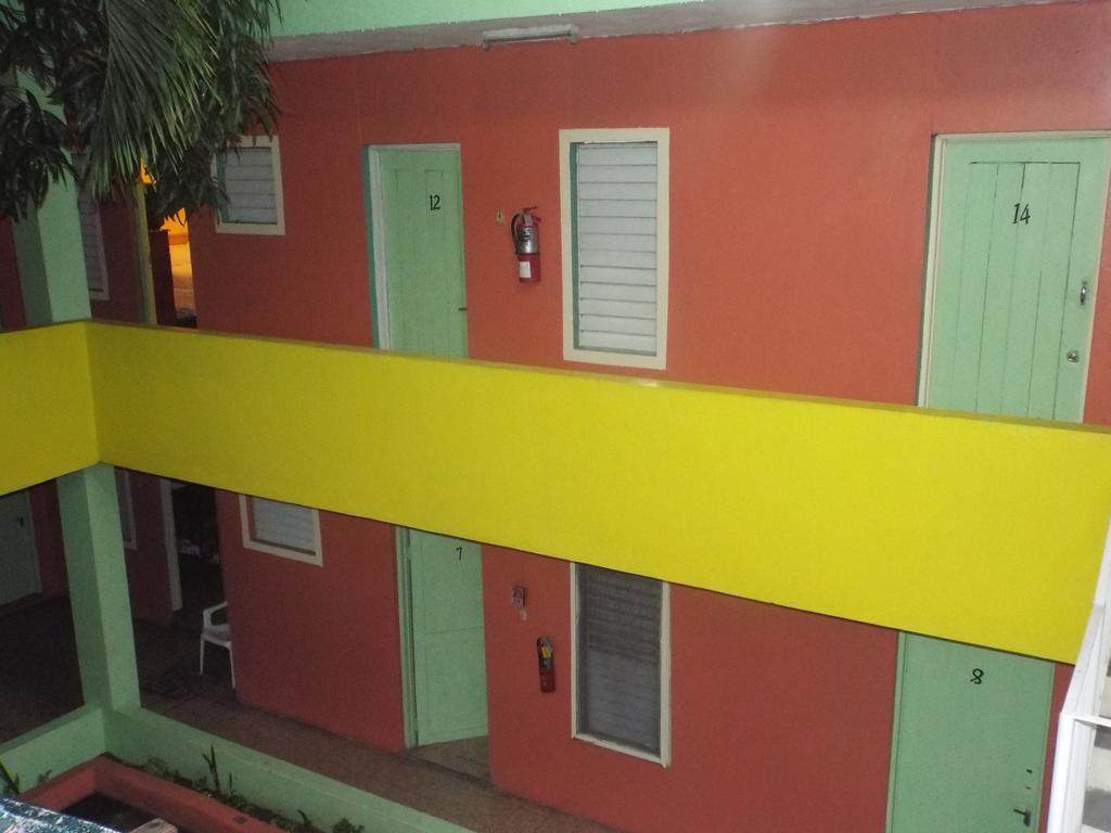 Tropical Court Inn New קינגסטון מראה חיצוני תמונה