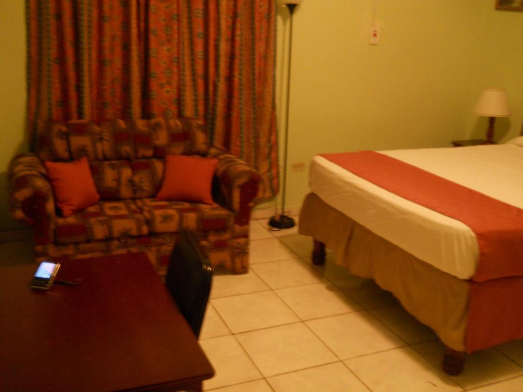 Tropical Court Inn New קינגסטון חדר תמונה